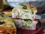 przepis Quiche bez ciasta z brokułami, pancettą i serkiem wiejskim