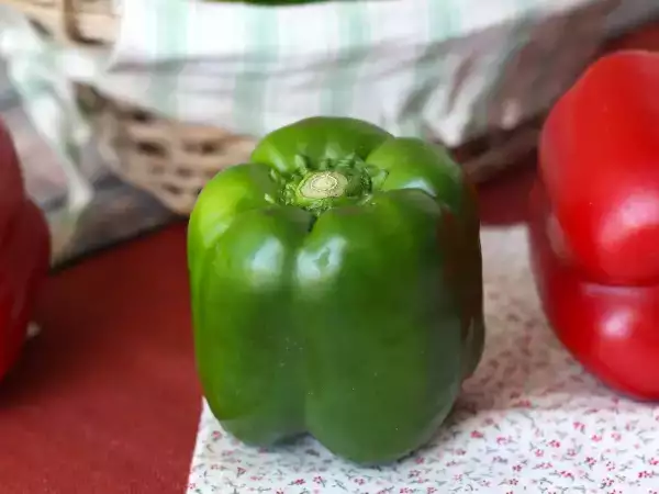 Przepis Jak obrać surową paprykę