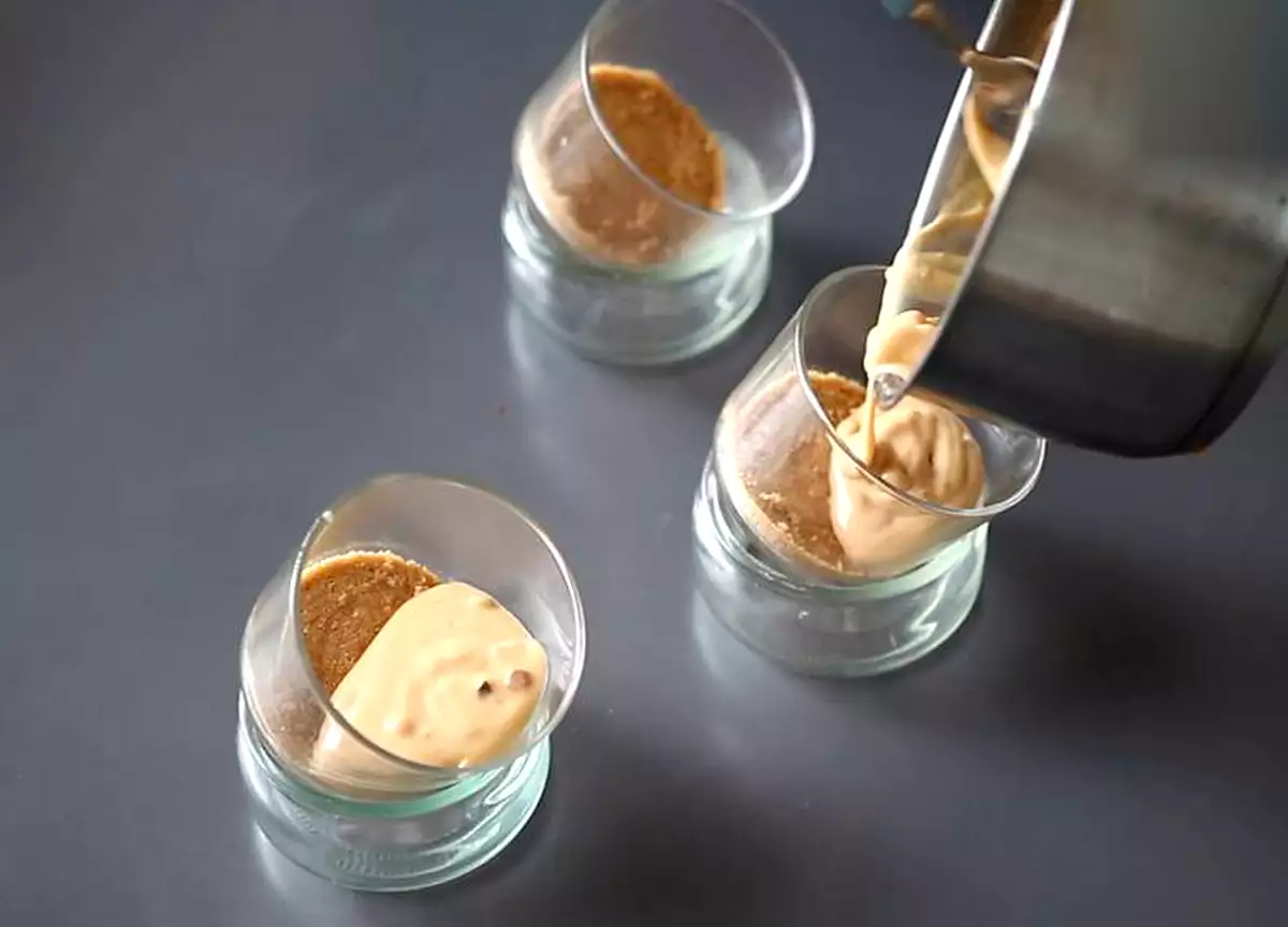 Krok 2: Warstwa kremu nugatowego