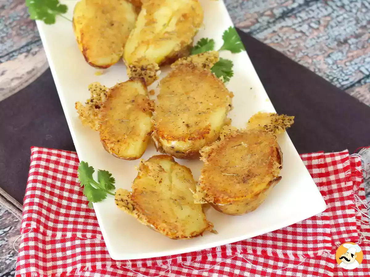 1. Zapiekanka ziemniaczana z parmezanem: klasyk, który nigdy nie wychodzi z mody