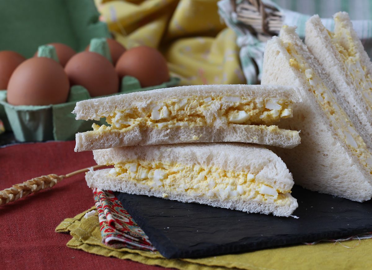 1. Tamago Sando: miękka japońska kanapka