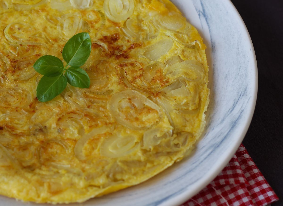 8. Omlet cebulowy: wysmakowana prostota