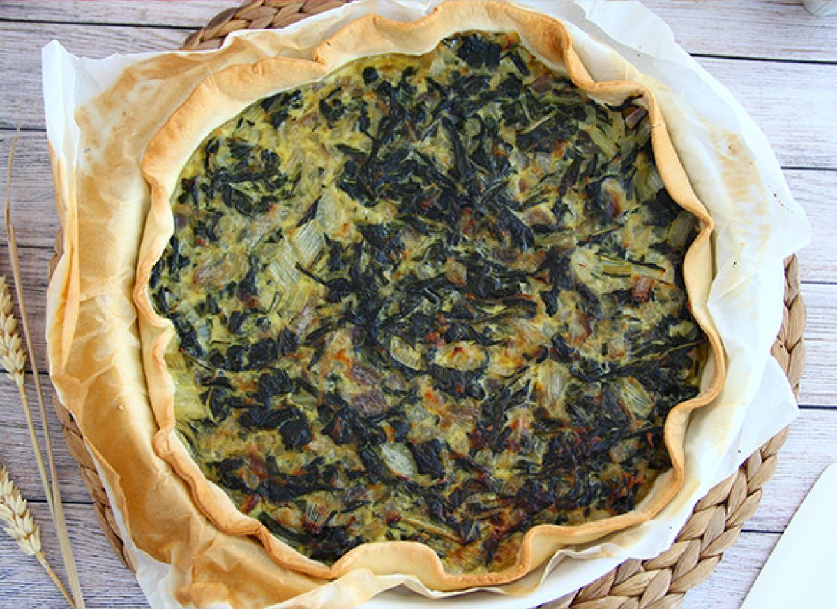 7. Pikantna tarta z boćwiną: smaczna i wegetariańska