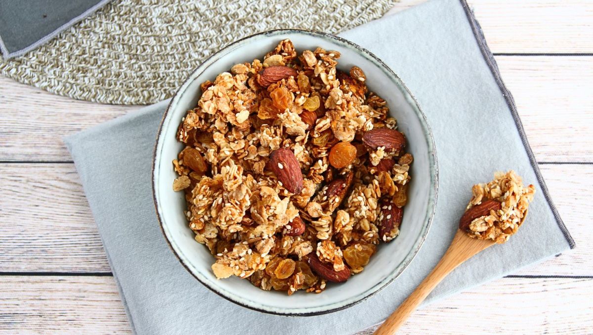 Domowa granola: (zdrowy) sekret na rozpoczęcie dnia z energią i smakiem!