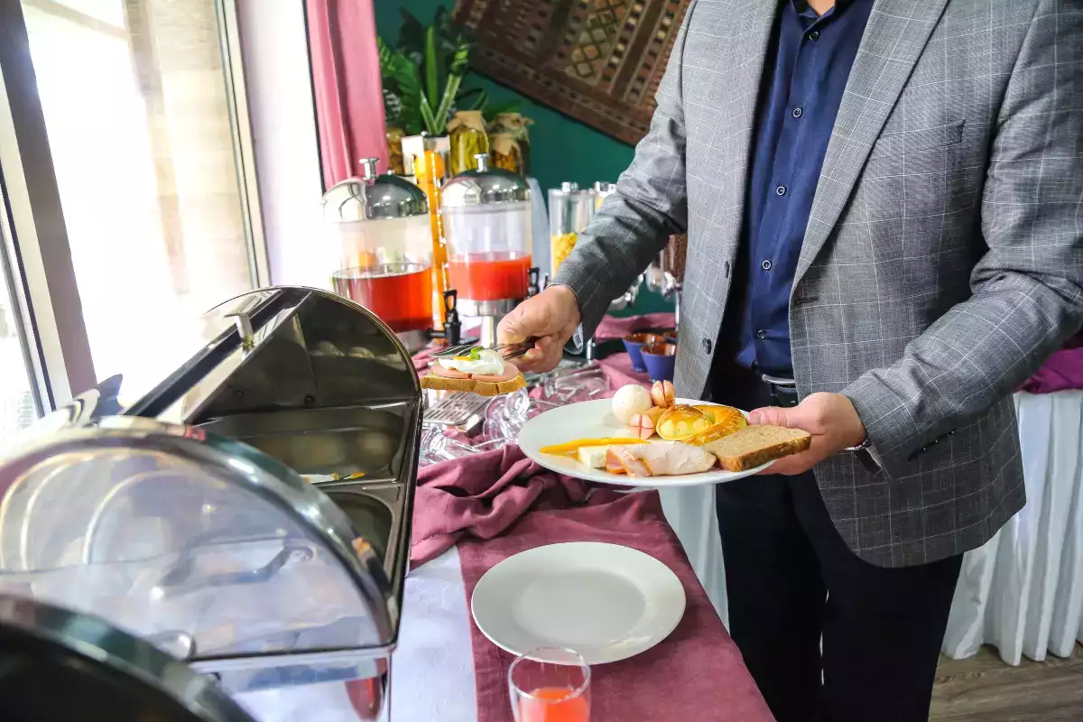 Jak przetrwać bufet wszystko, co możesz zjeść bez wyrzutów sumienia i pobłażania sobie?