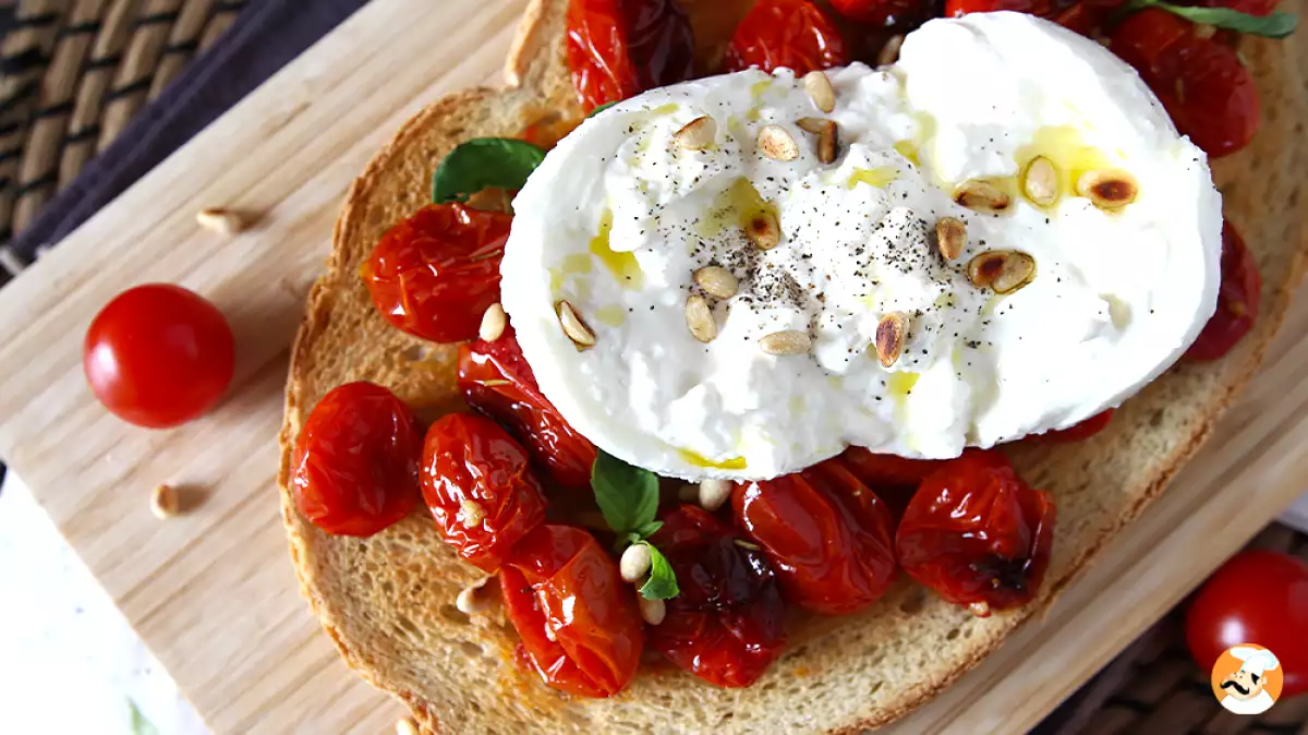 Burrata: 8 pomysłów na przepisy, które pozwolą wydobyć z tego kremowego sera to, co najlepsze