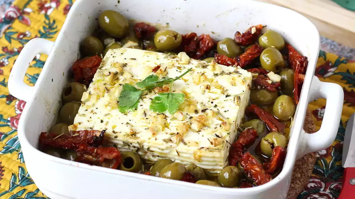 15 przepisów z serem feta: najsmaczniejsze pomysły