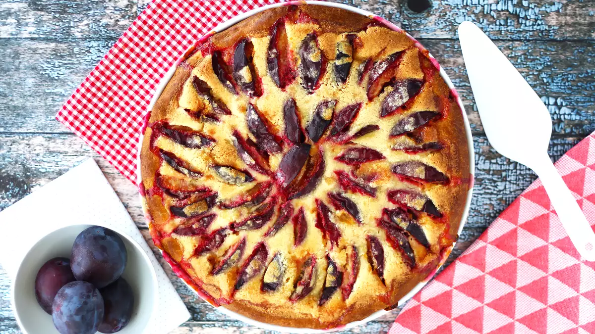 Tarta ze śliwkami w brioszce, którą będziesz chciał robić wielokrotnie