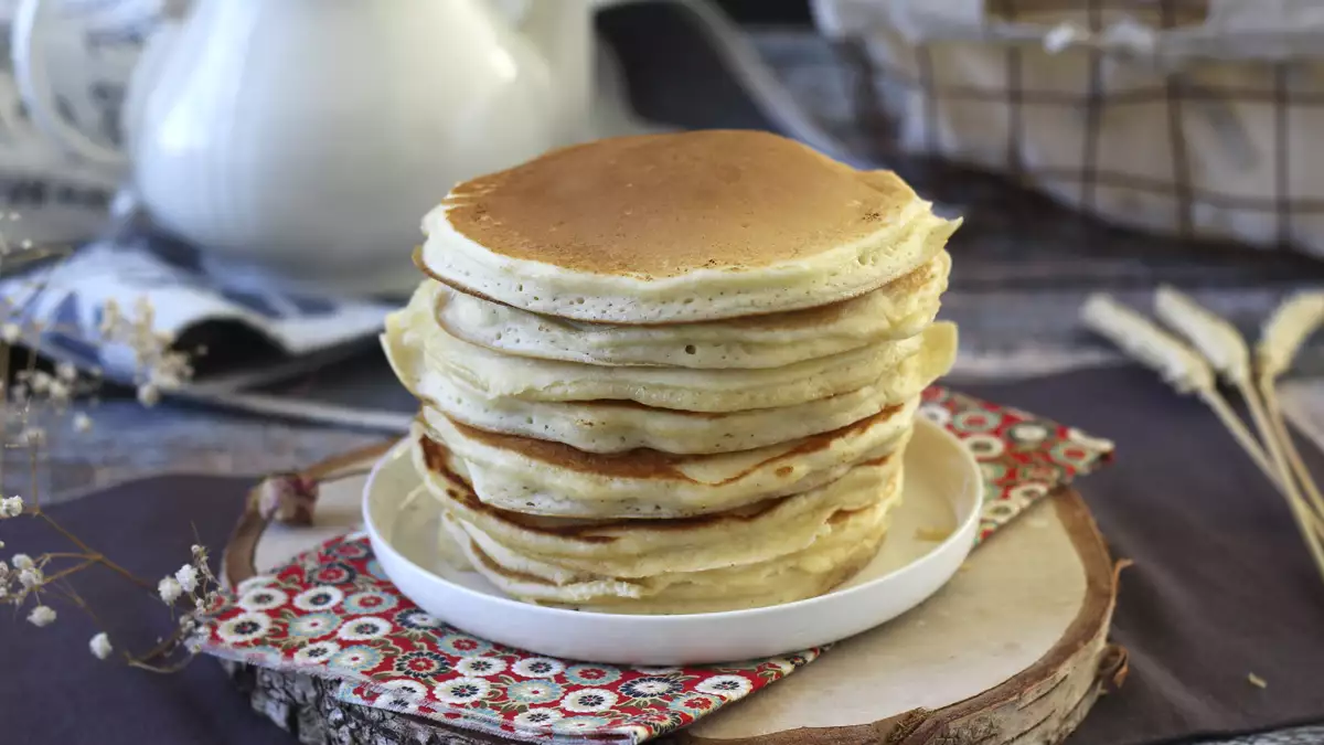 14 łatwych domowych przepisów na słodkie i wytrawne śniadania (nie tylko tosty)