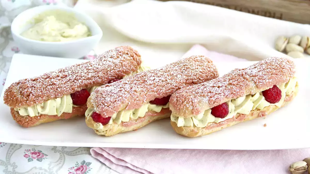 8 przepisów z pistacjami, które wyglądają jak przepisy z piekarni, ale możesz je zrobić w domu już dziś.