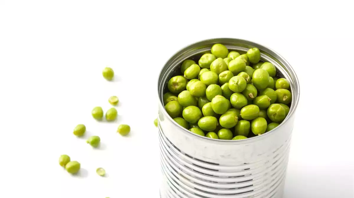 Bez otwieracza do puszek, bez paniki: ta rada przetrwania uratuje niejedno przyjęcie!