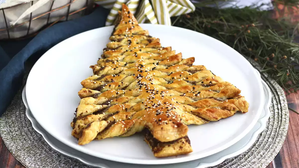 Przepisy z ciasta francuskiego na Boże Narodzenie: przystawki, dania i desery, które nigdy nie zawodzą