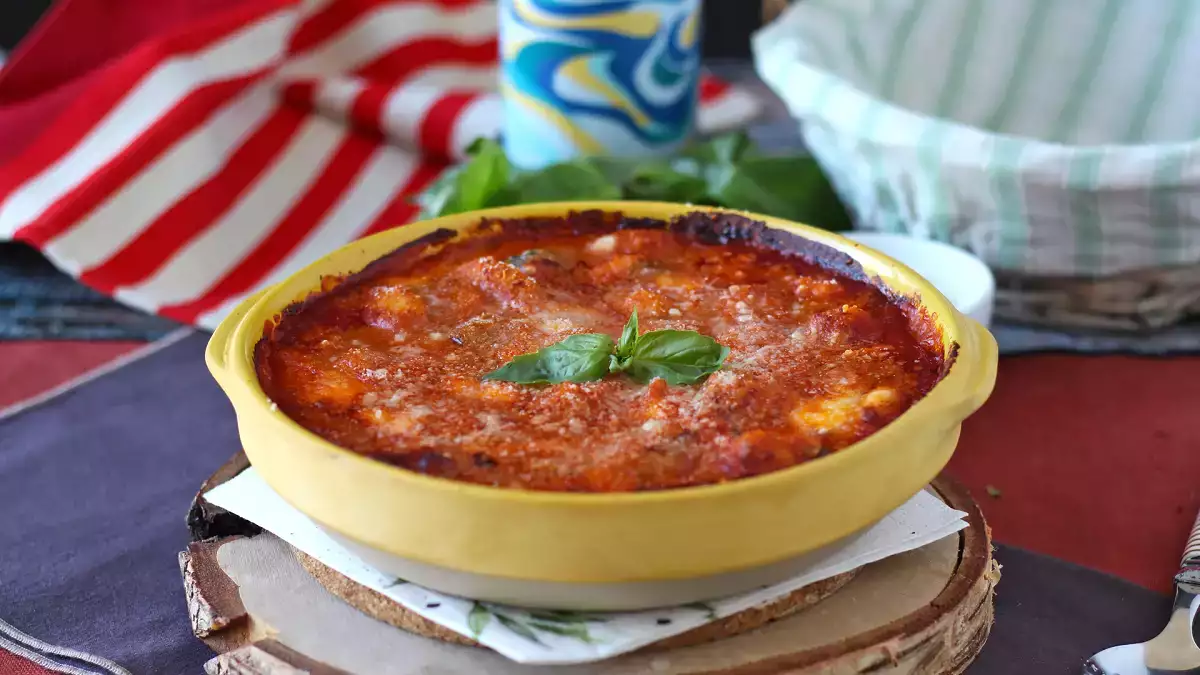 Gotowanie zbiorcze bez rutyny: 5 przepisów, które naprawdę dobrze się odgrzewają i stanowią odmianę od klasyki