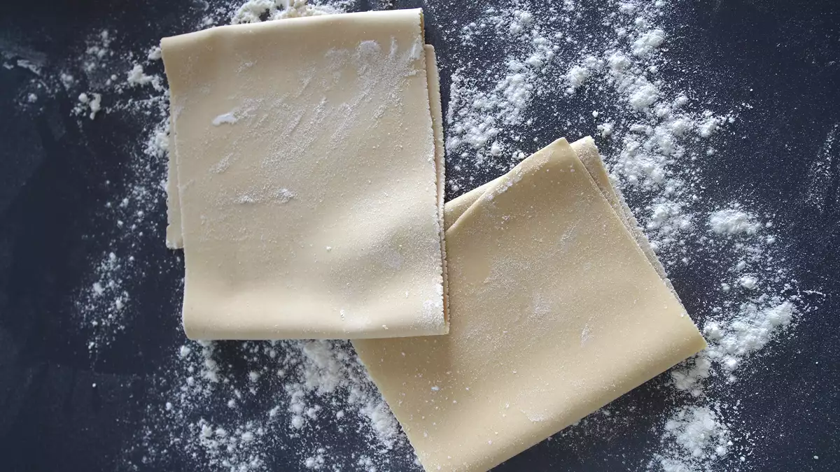 Jest to idealny domowy makaron lasagne: nie trzeba go najpierw gotować i jest jeszcze smaczniejszy