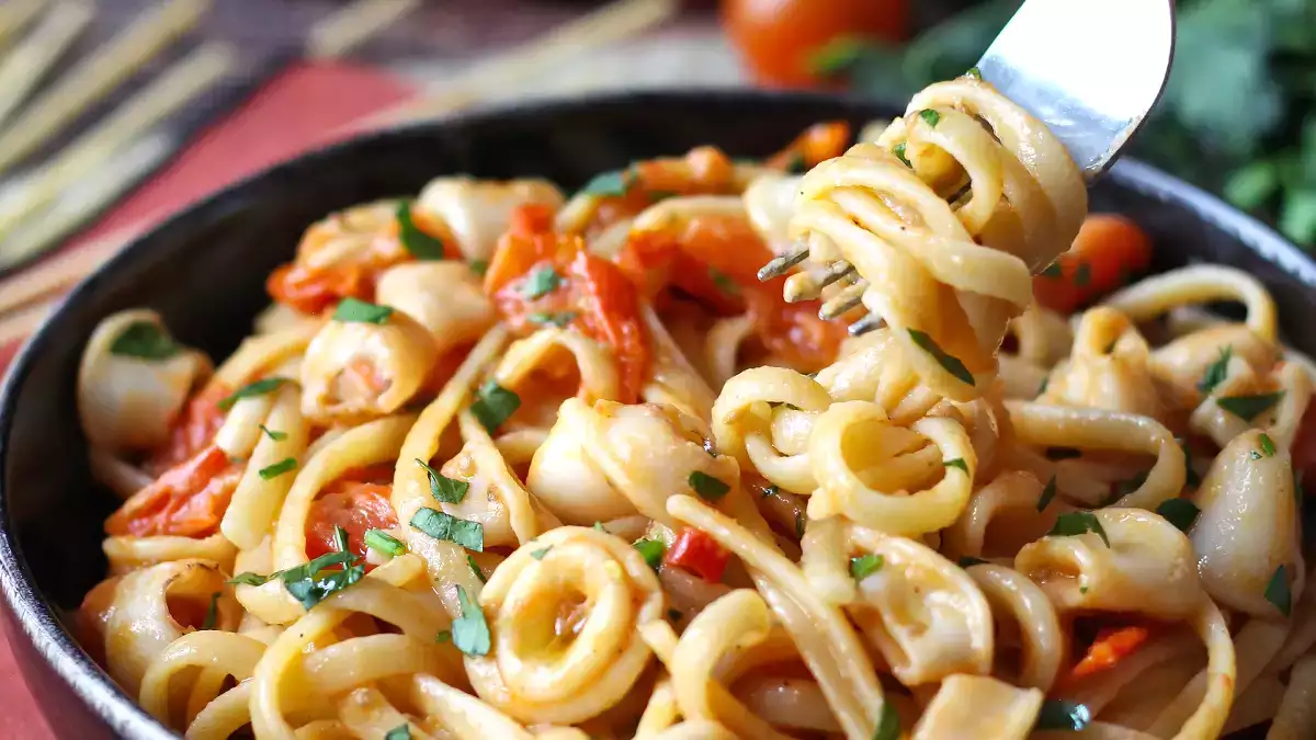 4 pierwsze dania z mrożonych ryb gotowe w kilka minut: łatwe, smaczne i sprytne przepisy, które pozwolą Ci zaoszczędzić na lunchu i kolacji