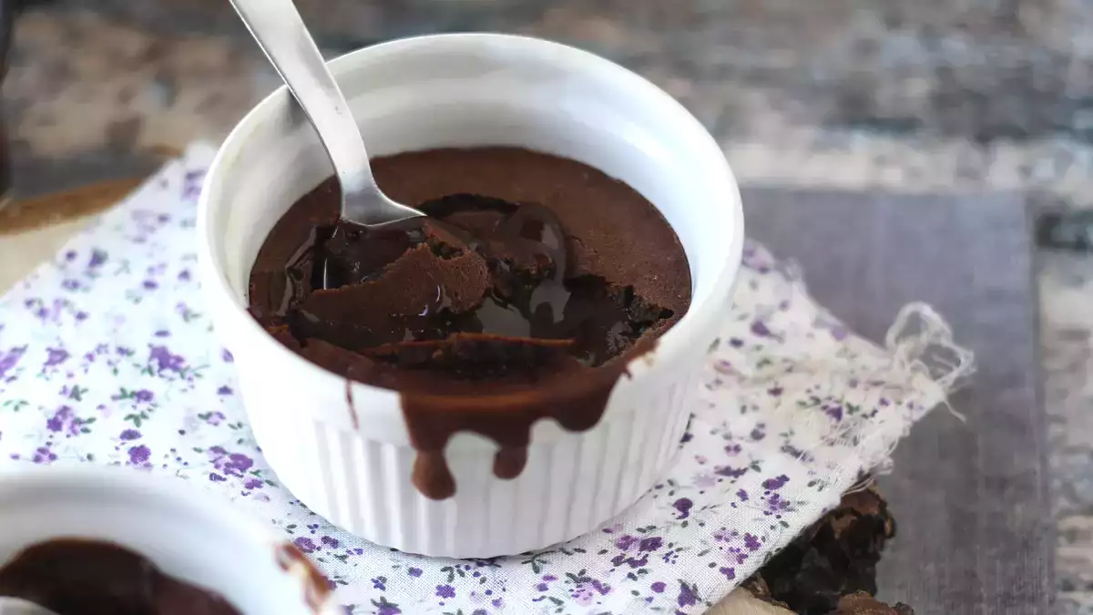 Niektóre potrawy po prostu nie mogą czekać: 9 dań, które powinny być serwowane na miejscu