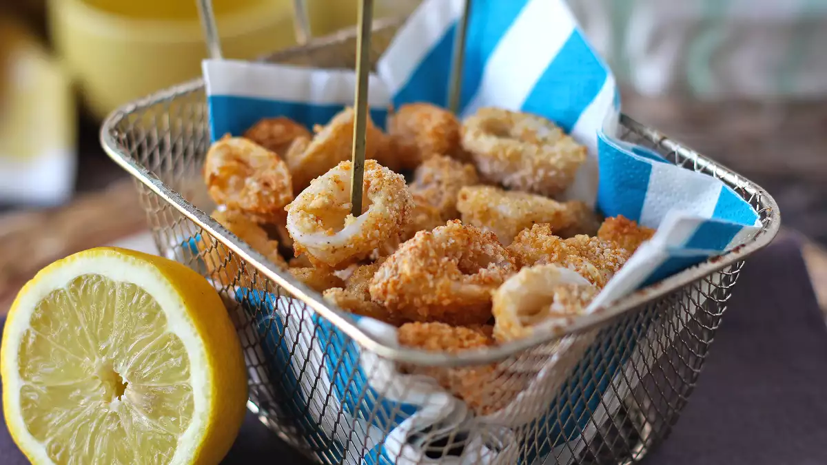 Ryba we frytkownicy powietrznej? Odkryj 7 lekkich, chrupiących i superszybkich przepisów, których możesz się nie spodziewać (ale które pokochasz od pierwszego kęsa).