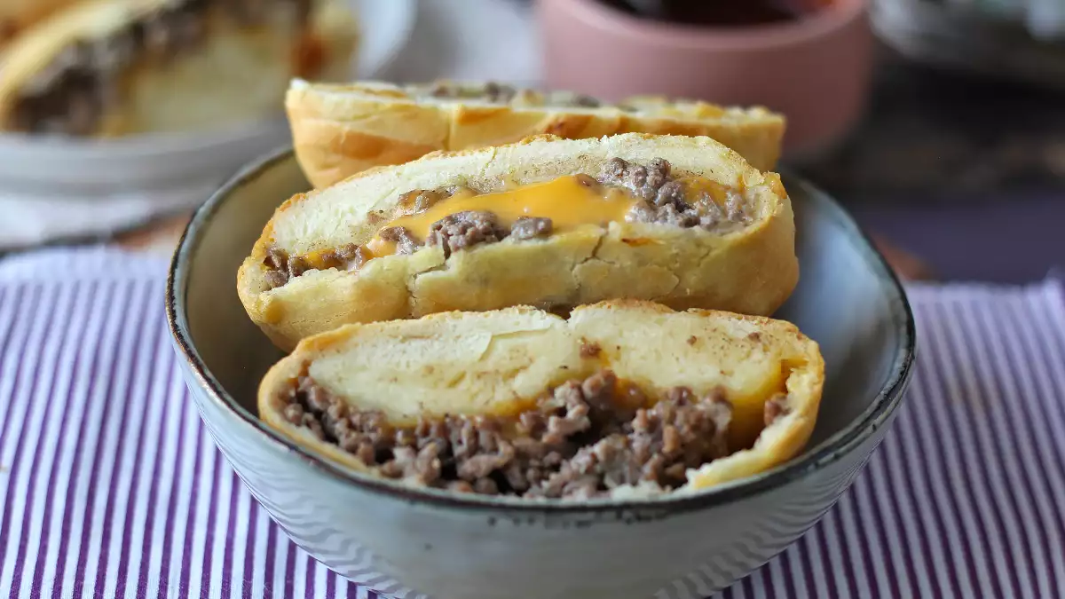 7 przepisów na ciasto do pizzy (które nie są pizzą), które są absurdalnie pyszne