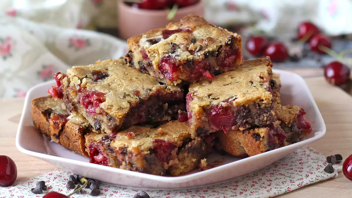 10 idealnych wiosennych ciast, które sprawią, że każde popołudnie będzie słodsze