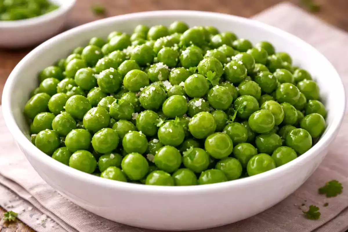 Jak gotować świeży groszek? Wskazówki, jak sprawić, by był delikatny i zielony