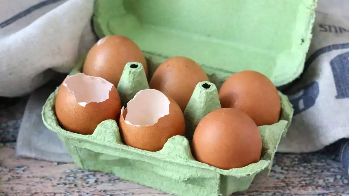 Robisz to ze skorupkami jajek i nie wyobrażasz sobie ryzyka, jakie możesz podjąć w kuchni