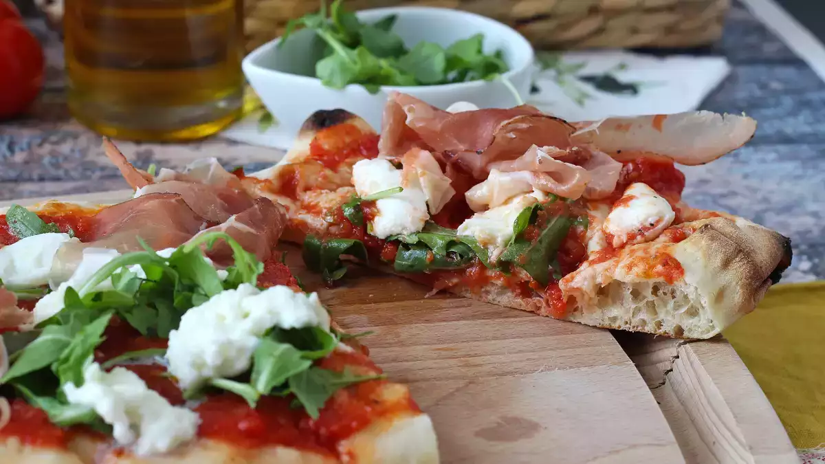 Odkryj pinsa: lżejszą alternatywę dla pizzy, gotową w zaledwie kilka minut w domu