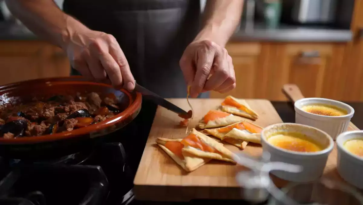 Codzienny menu, 21 maja: smakowite samoussas, aromatyczny tadżin i klasyczna crème brûlée