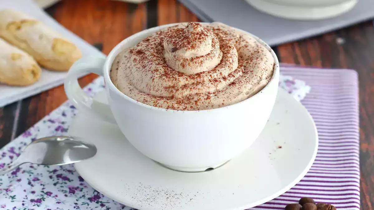 Zimne napoje kawowe: 4 pyszne pomysły, które wzbudzą dyskusję wśród miłośników espresso i cappuccino
