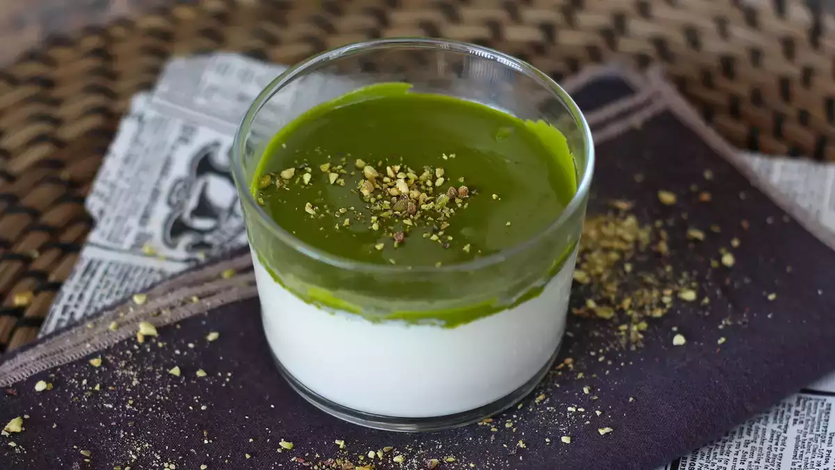 Panna cotta: włoski deser na zimno, który wygląda jak z restauracji, a przygotowuje się go przy minimalnym wysiłku
