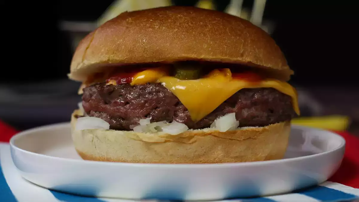 Domowe fast foody: nasze najlepsze, proste przepisy, dzięki którym można się delektować smakiem bez konieczności korzystania z drive-thru