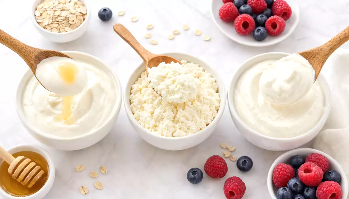 Skyr vs twaróg chudy vs jogurt grecki - porównanie białka, tłuszczu i kalorii, który wybrać?