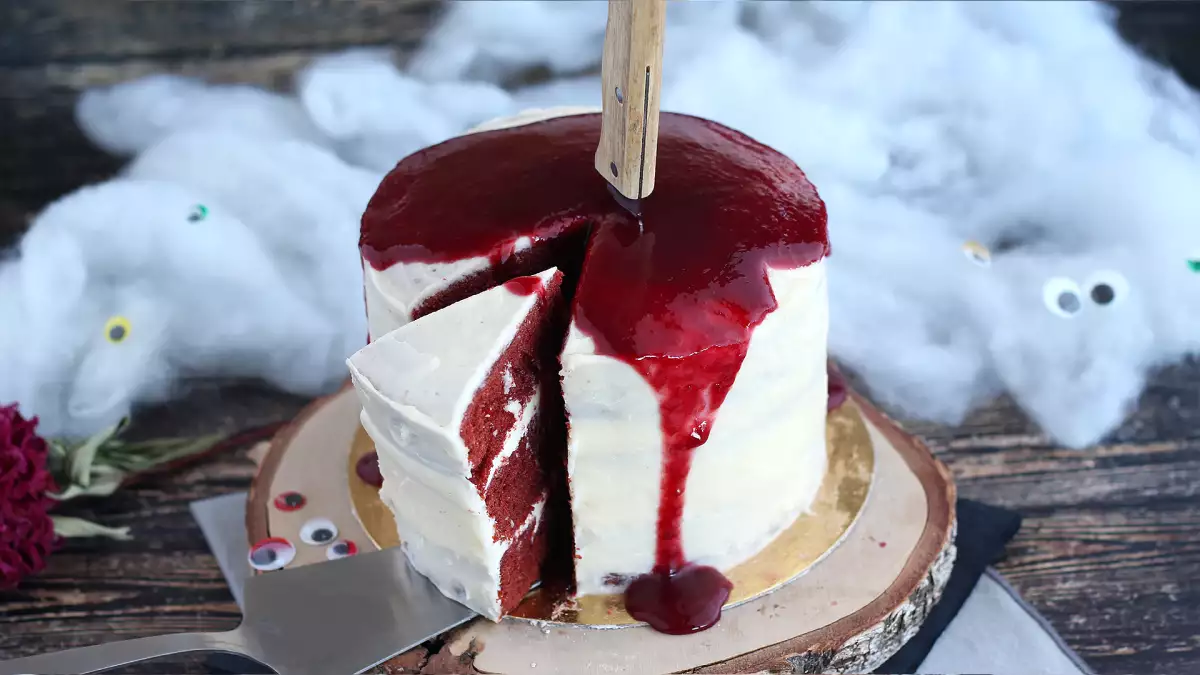 Red Velvet na Halloween: efektowny tort, który od razu robi wrażenie