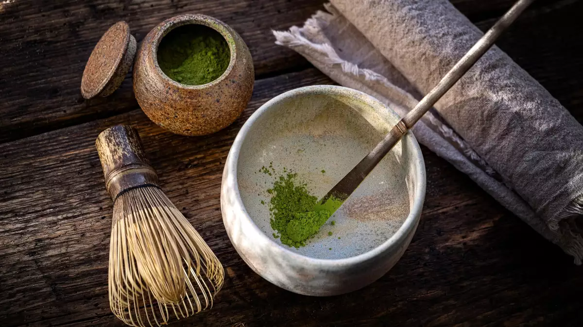 Matcha latte jest zbyt gorzkie albo ma grudki? Jak za każdym razem przygotować gładkie i kremowe latte