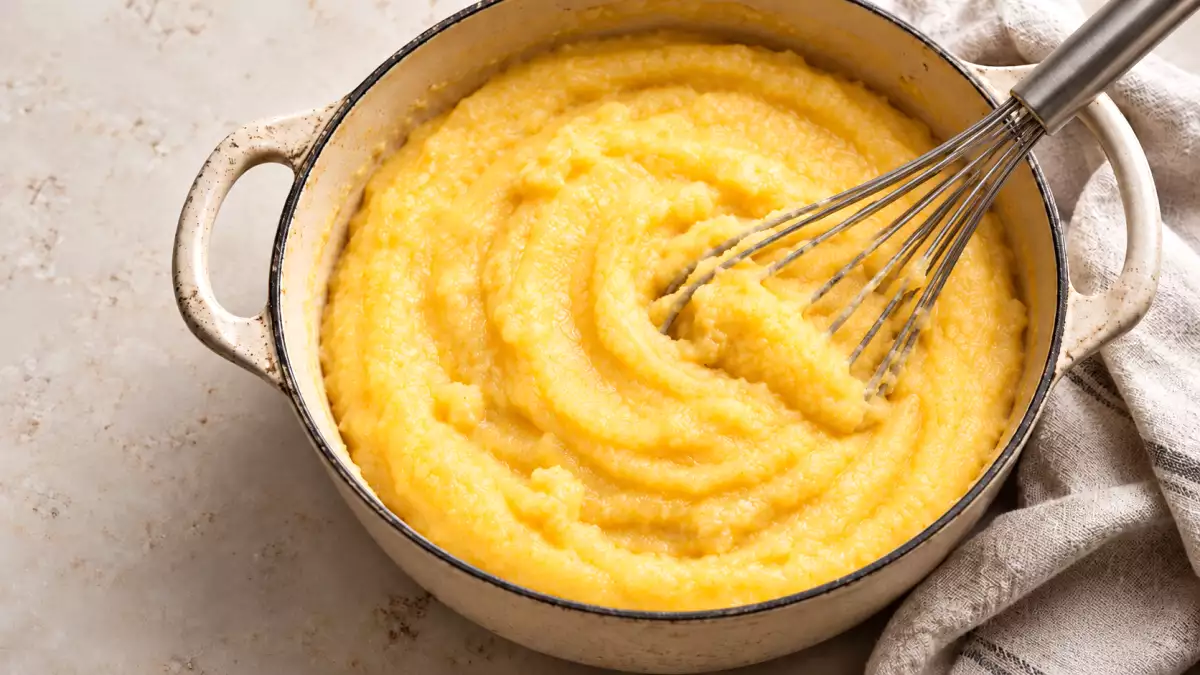 Polenta pełna grudek? Oto dlaczego tak się dzieje i jak ją uratować bez konieczności zaczynania od nowa