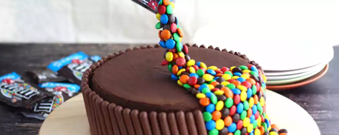 Gravity Cake: słodka iluzja, która podbija towarzystwo i cukierników