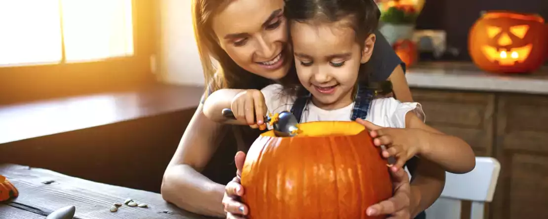 Jak wyrzeźbić dynię w domu i cieszyć się rytuałem Halloween bez skaleczeń i strachu.