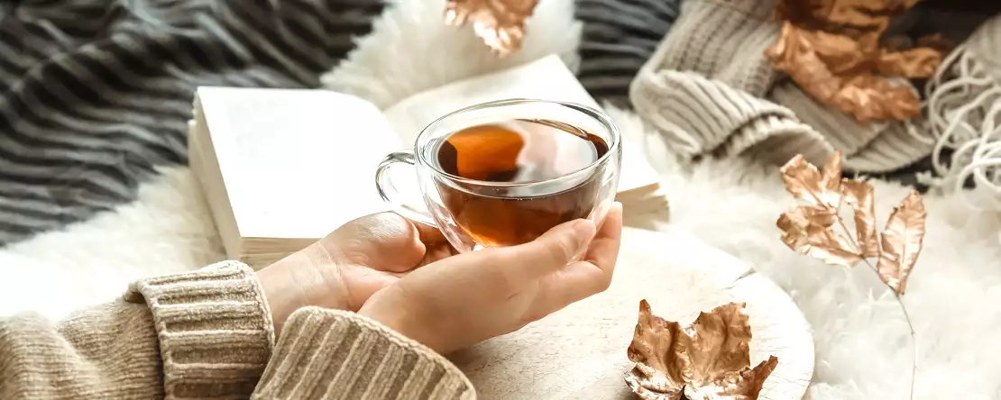 Bezsenność, niepokój, gonitwa myśli? Sekret snu może leżeć w gorącym kubku, który ignorujesz