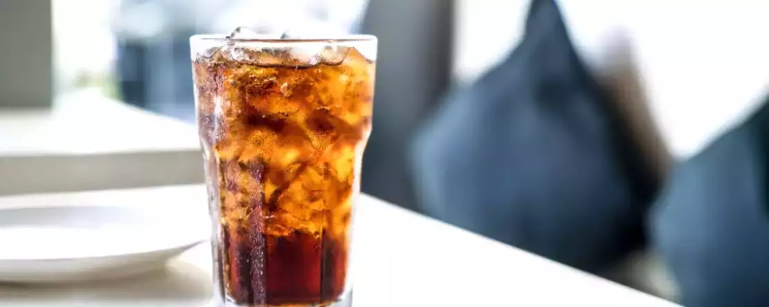 To, co naukowcy odkryli na temat słodkich napojów bezalkoholowych, zmienia wszystko, co myśleliśmy, że wiemy o mikrobiocie.