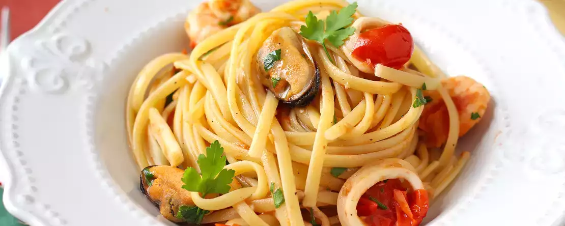 Wigilijne menu rybne: kompletne i smaczne pomysły z ograniczonym budżetem