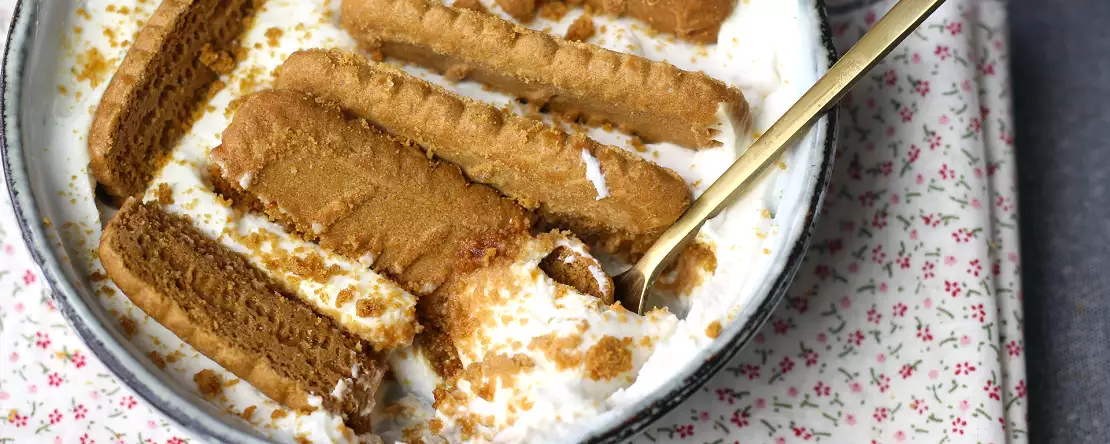 Ani sernik, ani japoński: wirusowy przepis na jogurt i ciastka, którego warto spróbować