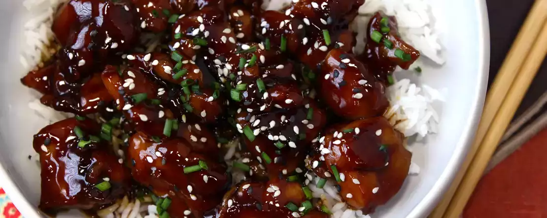 Jeśli używasz sosu sojowego tylko do yakisoby, te 33 przepisy zawrócą ci w głowie (i w tygodniowym menu).