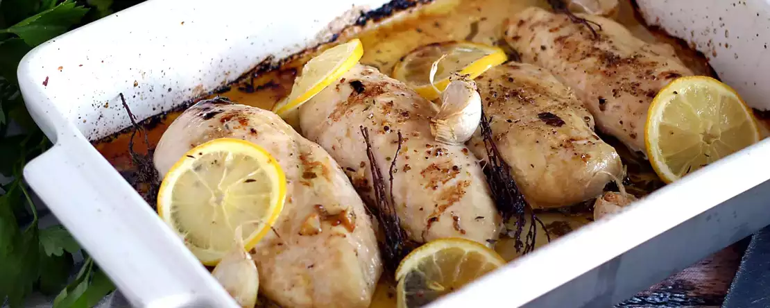 Kiedy cytryna rządzi: 8 dań głównych, w których cytryna nie jest wykończeniem .