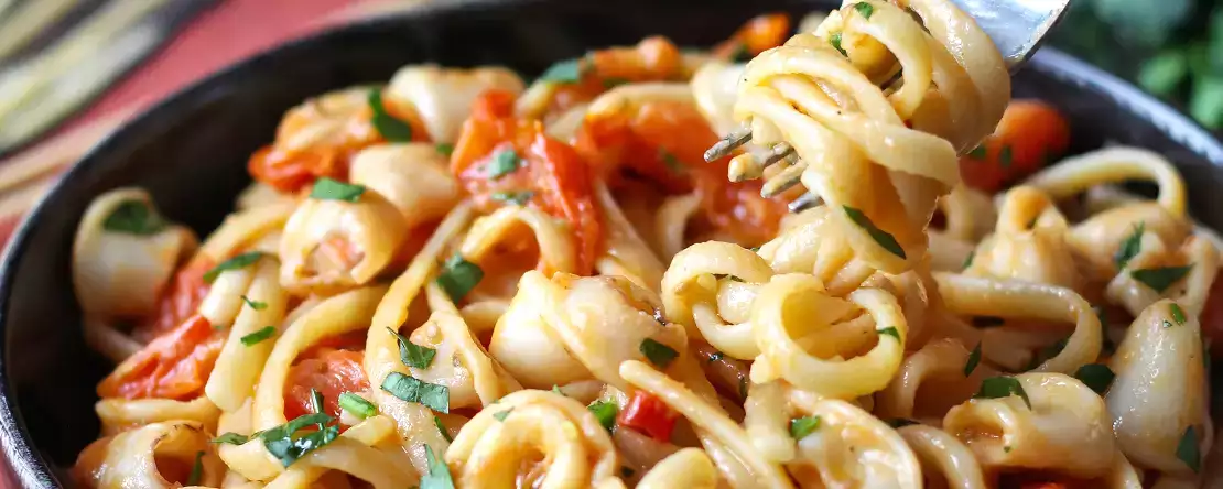 4 pierwsze dania z mrożonych ryb gotowe w kilka minut: łatwe, smaczne i sprytne przepisy, które pozwolą Ci zaoszczędzić na lunchu i kolacji