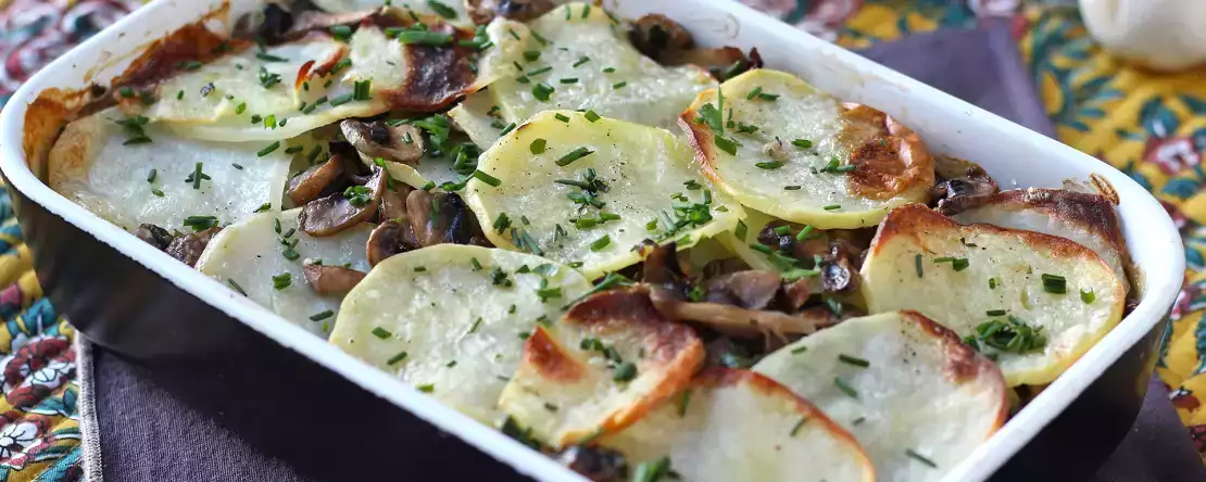 8 zapiekanek ziemniaczanych, które rozwiązują każdy posiłek tygodnia w piekarniku, frytkownicy powietrznej i ze słodkimi ziemniakami