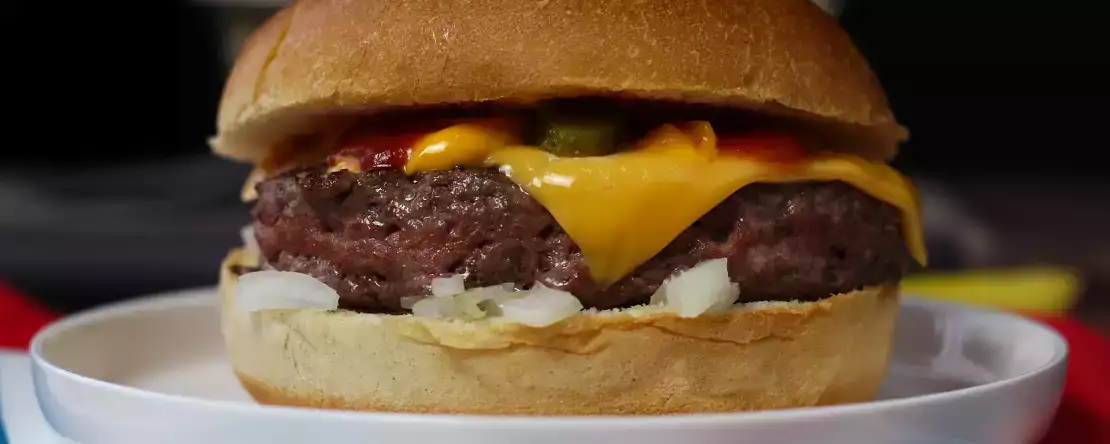 17 najbardziej lubianych amerykańskich przepisów (na słodko i słono): najlepsze dania kuchni amerykańskiej do przygotowania w domu