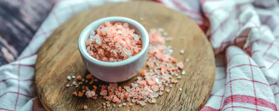 Urozmaicaj swoje życie bez soli: inteligentne, smaczne alternatywy!