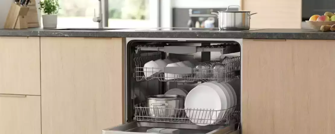 Zmywarki do naczyń: idealna częstotliwość czyszczenia, aby nigdy więcej nie mieć nieprzyjemnych zapachów!