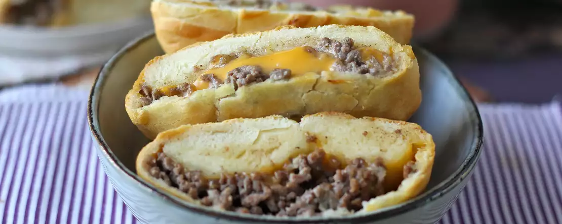 7 przepisów na ciasto do pizzy (które nie są pizzą), które są absurdalnie pyszne