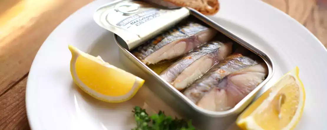 Czy makrela w puszce jest dla ciebie dobra? Wszystkie jej zalety pod mikroskopem