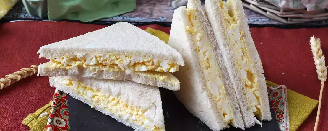 Masz pod ręką trochę chleba kanapkowego? Oto 10 przepisów na urozmaicenie przyjemności